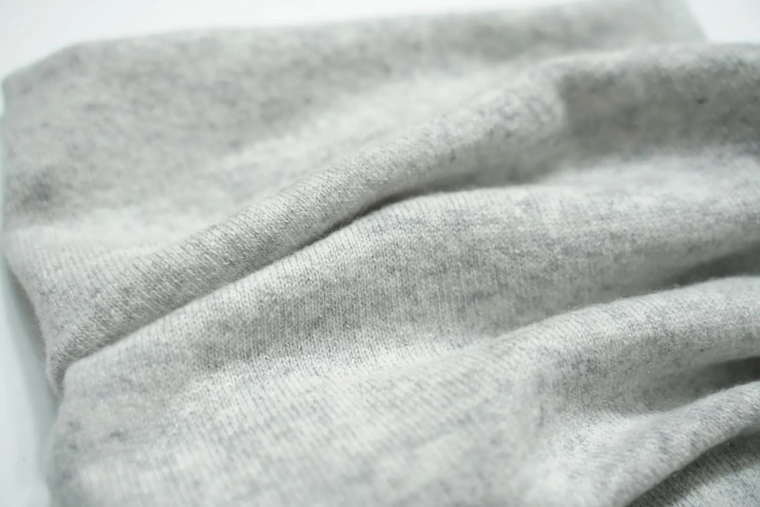 100% Cashmere Knitted Neck Gaiter Neck Warmer Loop Scarf for Men and Women.