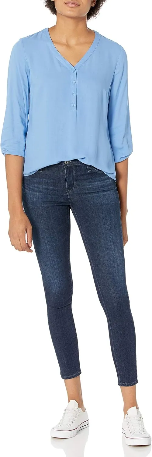 Amazon Essentials Women's 3/4 Sleeve Button Popover Shirt, Loose-Fit V-Neck Blouse