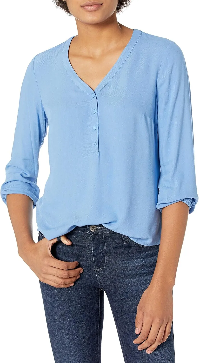 Amazon Essentials Women's 3/4 Sleeve Button Popover Shirt, Loose-Fit V-Neck Blouse