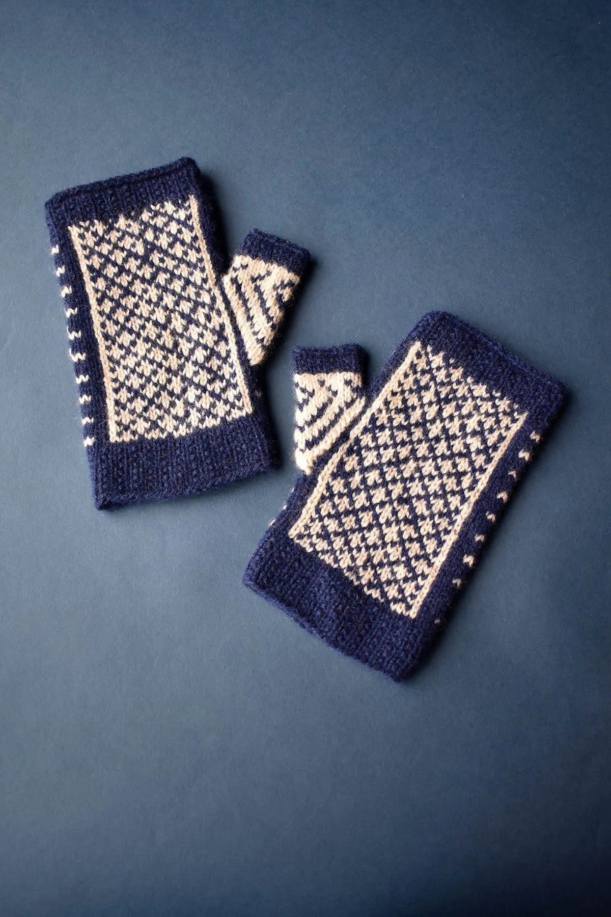 Diamanté Mitts