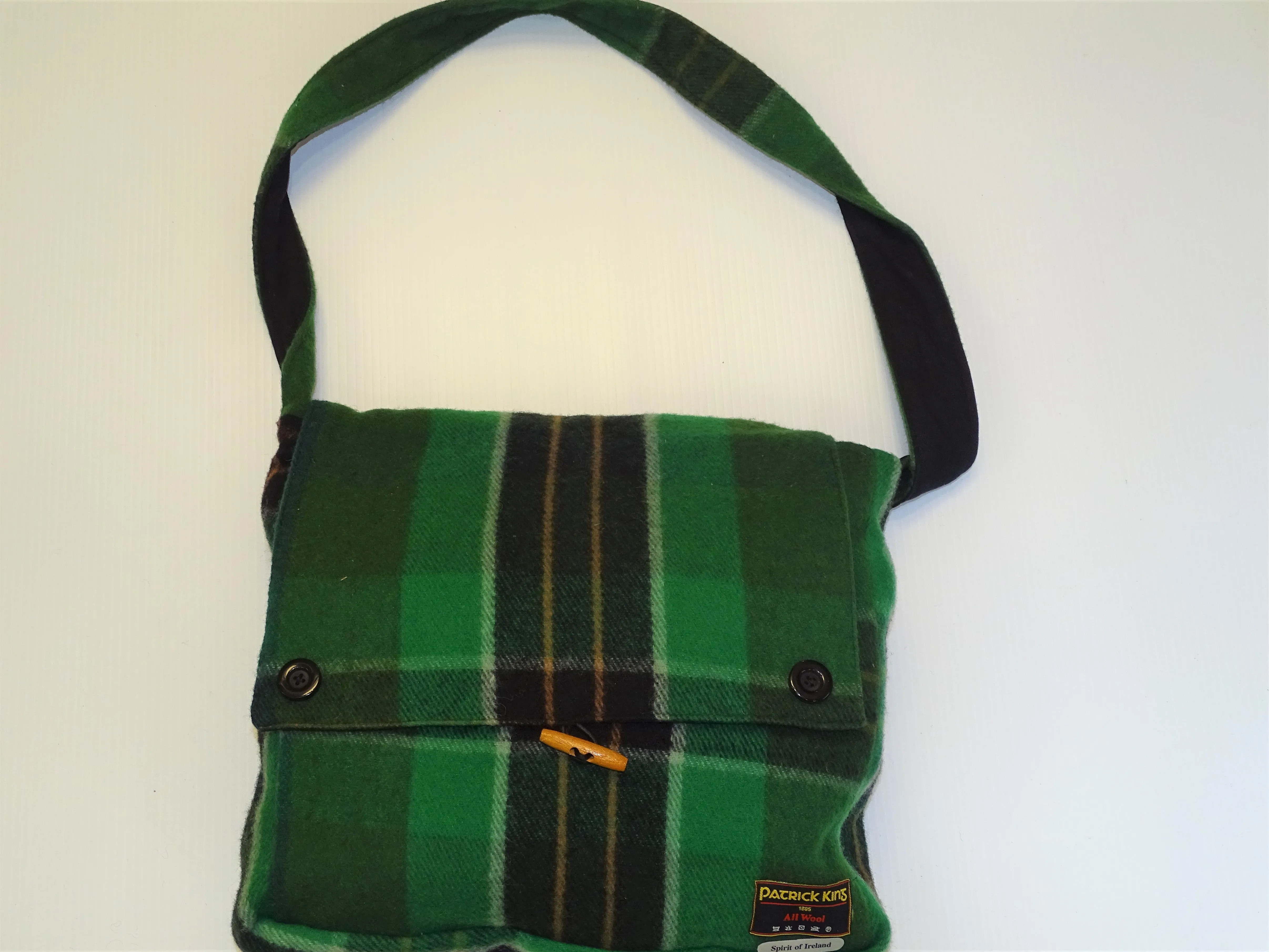 Messenger Bag and Merino Wool Scarf Gift Set in Ireland Tartan